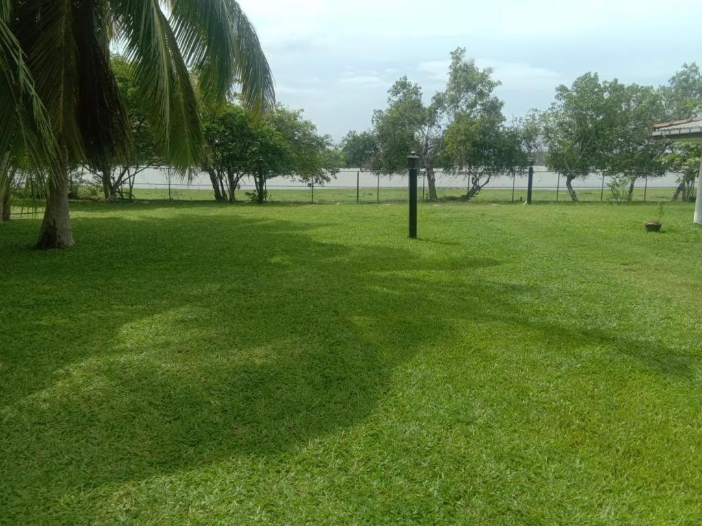 Serenity Lake Resort Yala Tissamaharama Exterior photo