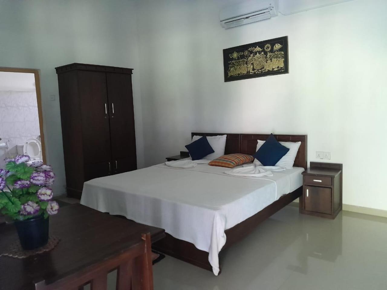 Serenity Lake Resort Yala Tissamaharama Exterior photo